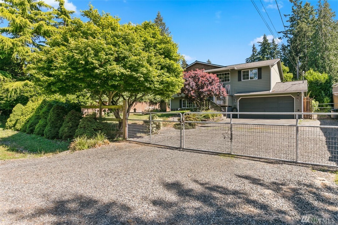 Property Photo:  1486 Pilchuck Dr  WA 98282 