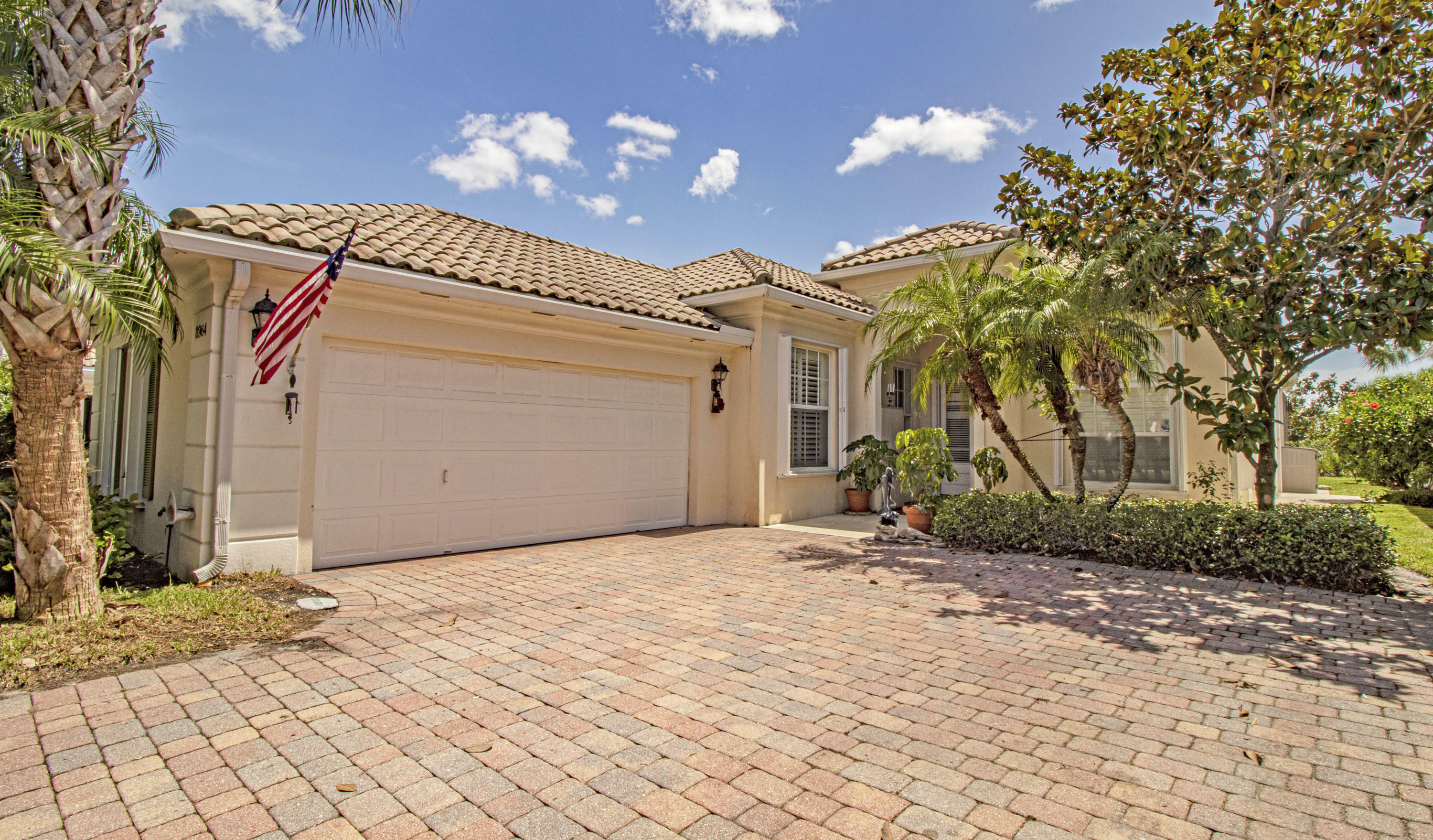 Property Photo:  8964 SE Hawks Nest Court  FL 33455 