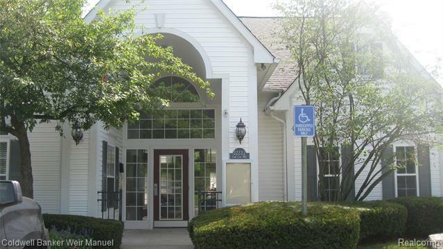 Property Photo: 22057 Atlantic Pointe MI 48336