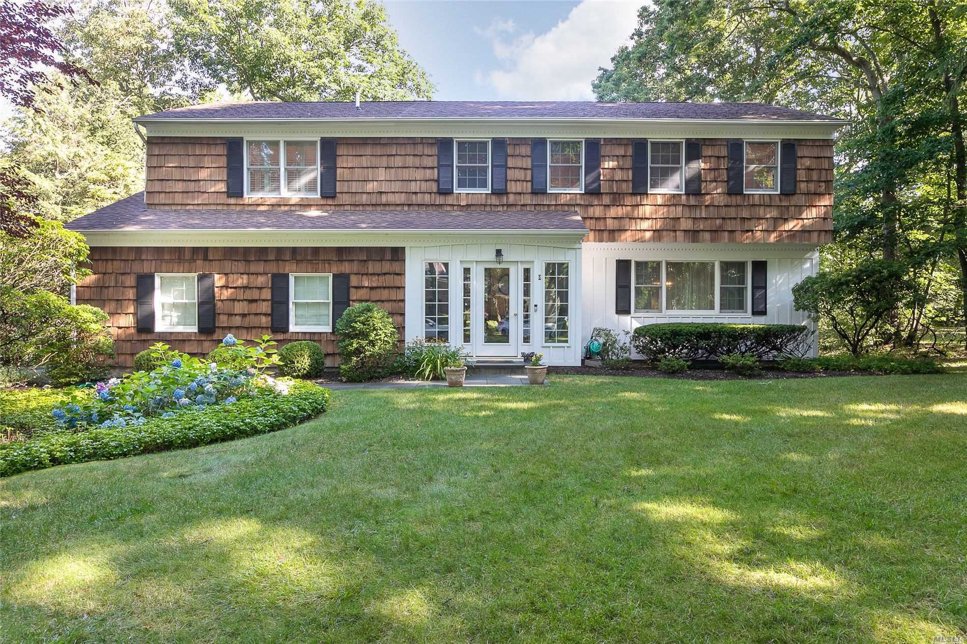 Property Photo:  5 Highwoods Court  NY 11780 