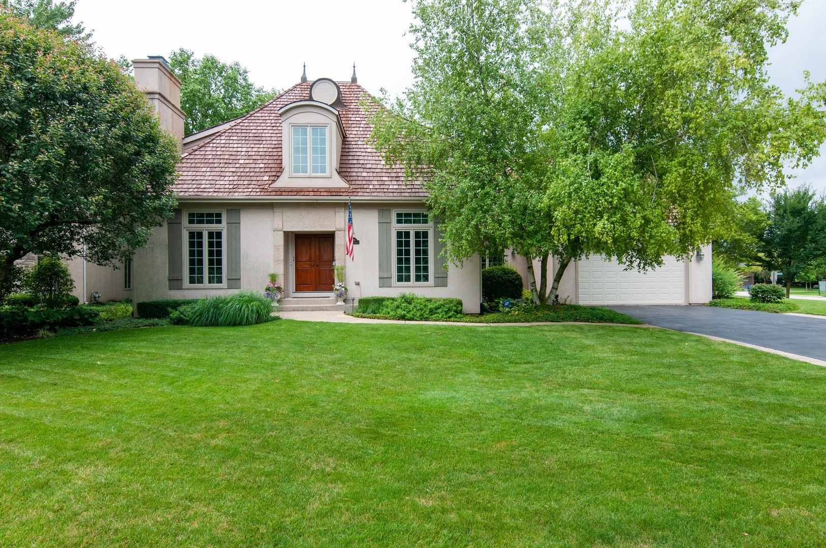 Property Photo:  901 Tall Grass Court  IL 60174 