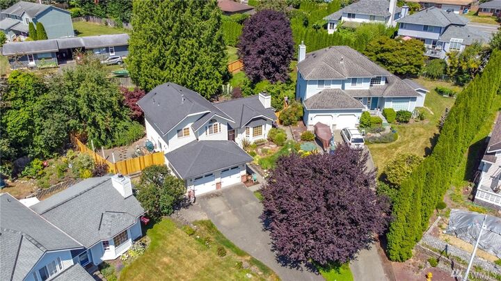 Property Photo: 916 Ash Ct WA 98290