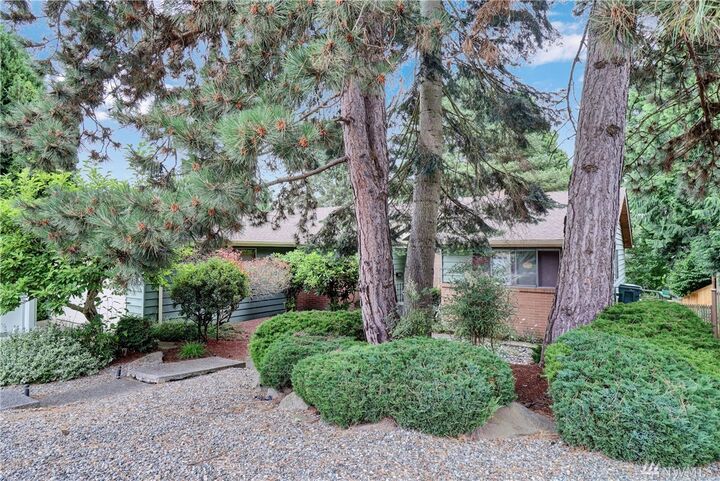 Property Photo: 10016 40th Ave NE WA 98125