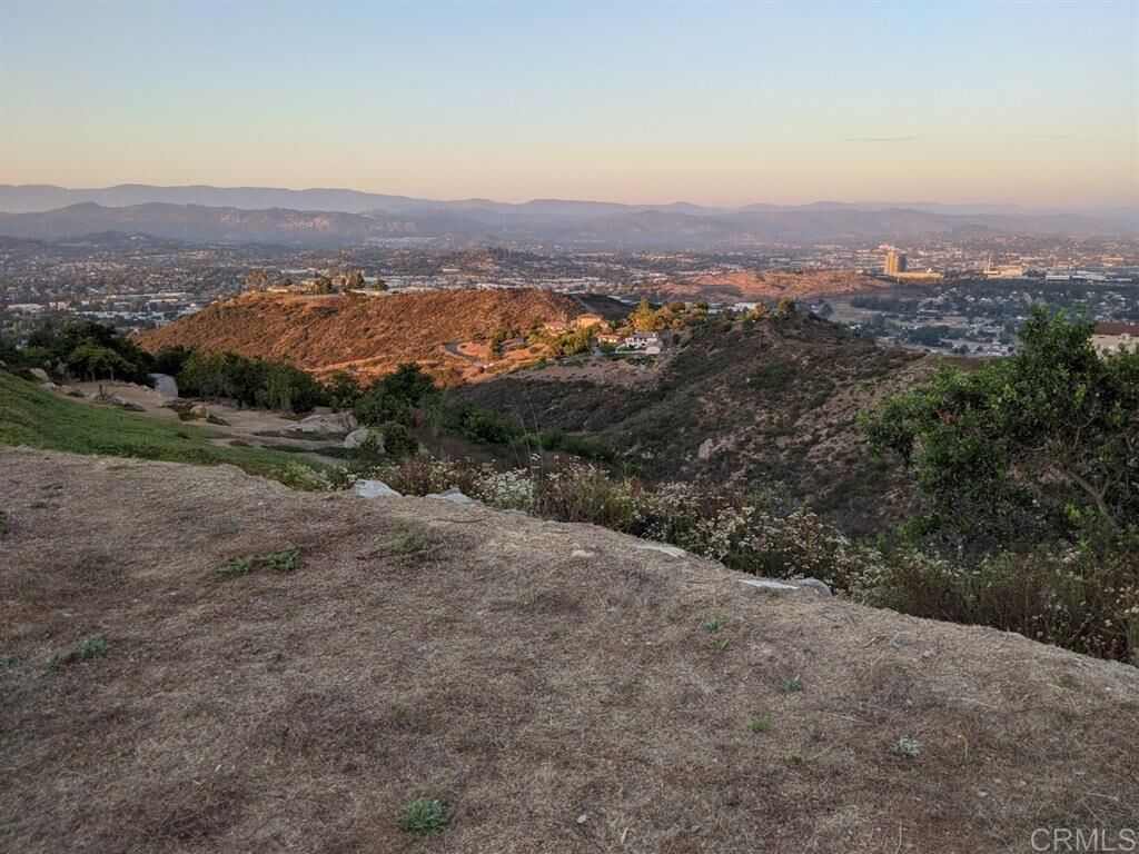 Property Photo:  819 Phoenix Way 43  CA 92078 
