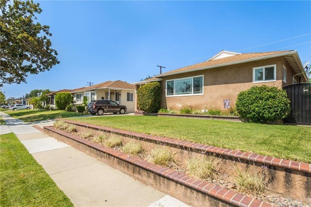 Property Photo:  4813 Albury Avenue  CA 90713 