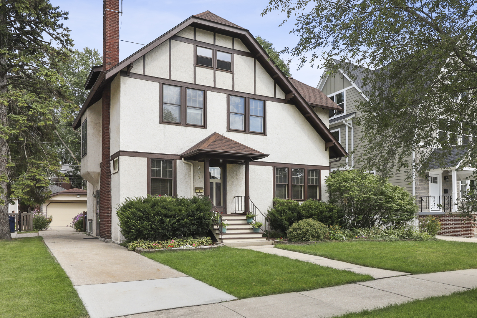 Property Photo:  521 North Brainard Avenue  IL 60526 