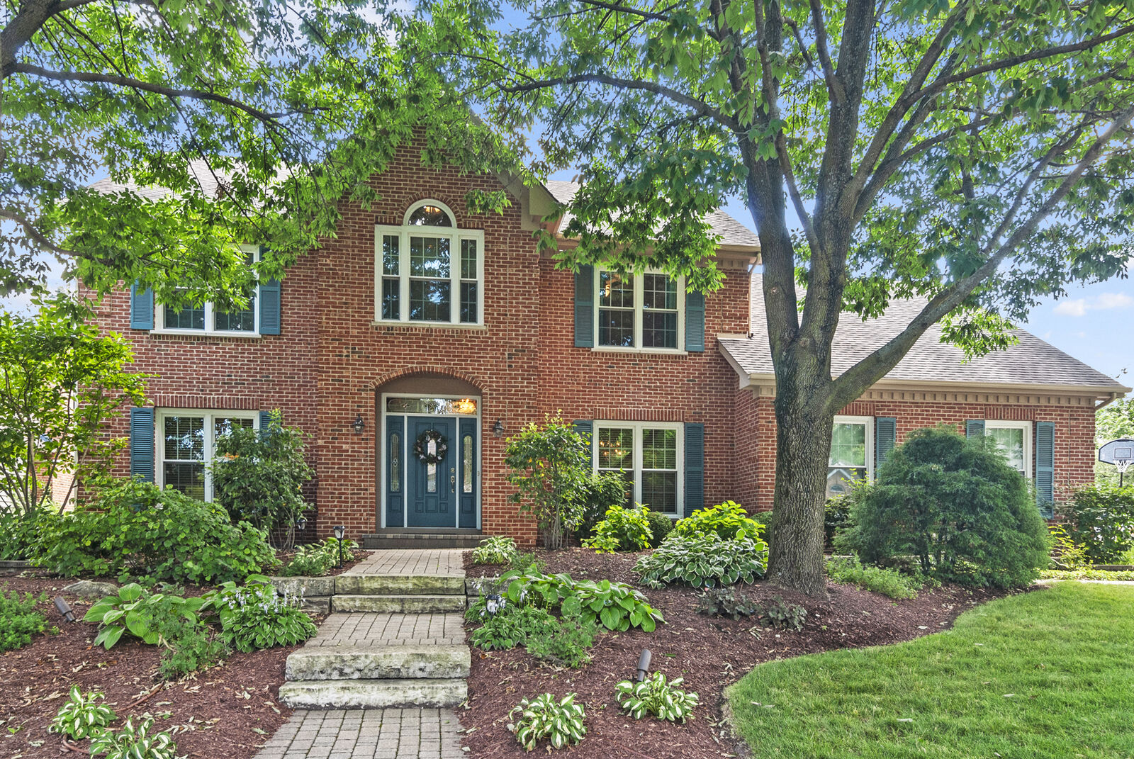 Property Photo:  2250 River Woods Drive  IL 60565 