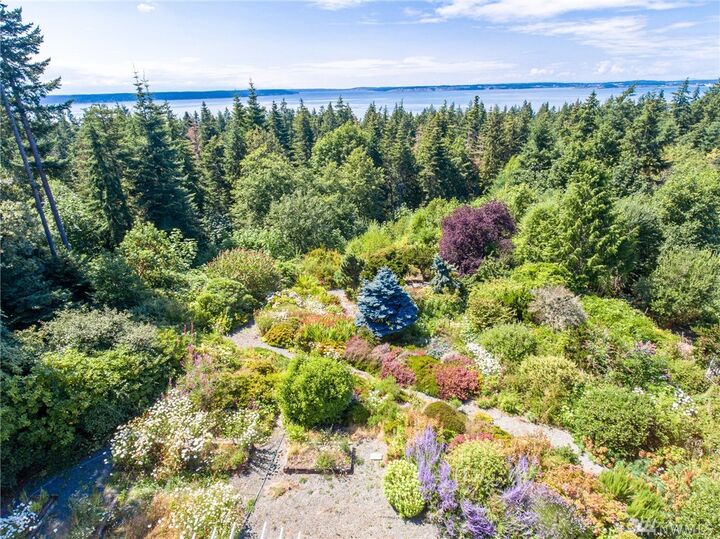 Property Photo:  804  Holbeck Drive  WA 98282 