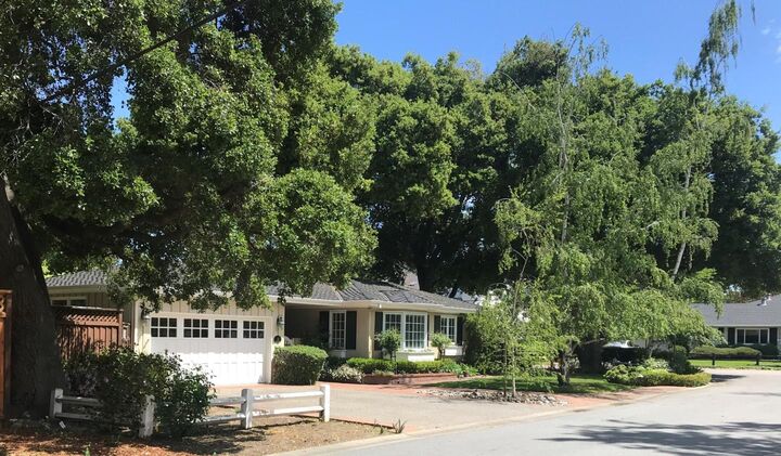 2 Palm Court  Menlo Park CA 94025 photo