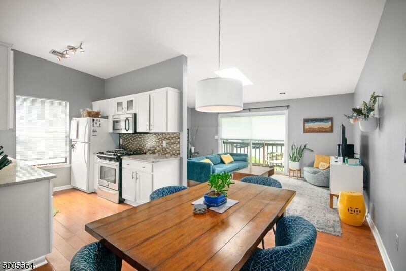 Property Photo:  1414 Spruce Hills Dr 14  NJ 08826 