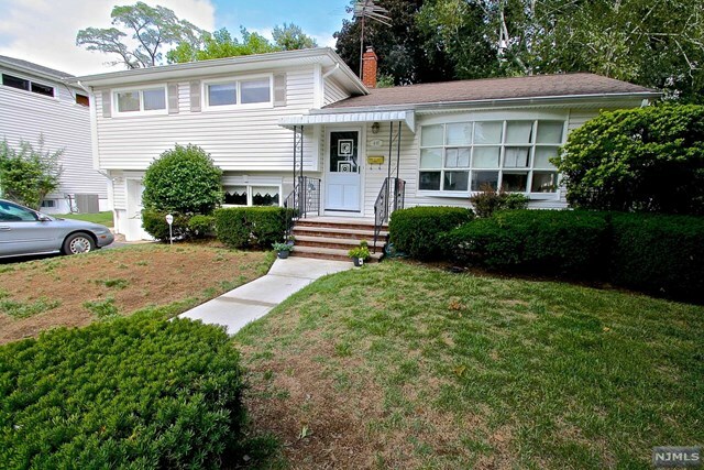 Property Photo:  4-07 Alyson Street  NJ 07410 