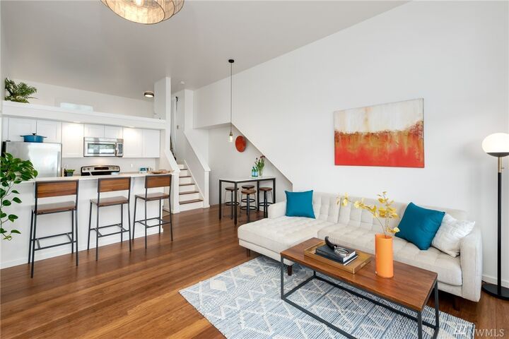 Property Photo: 1819 17th Avenue 3 WA 98122