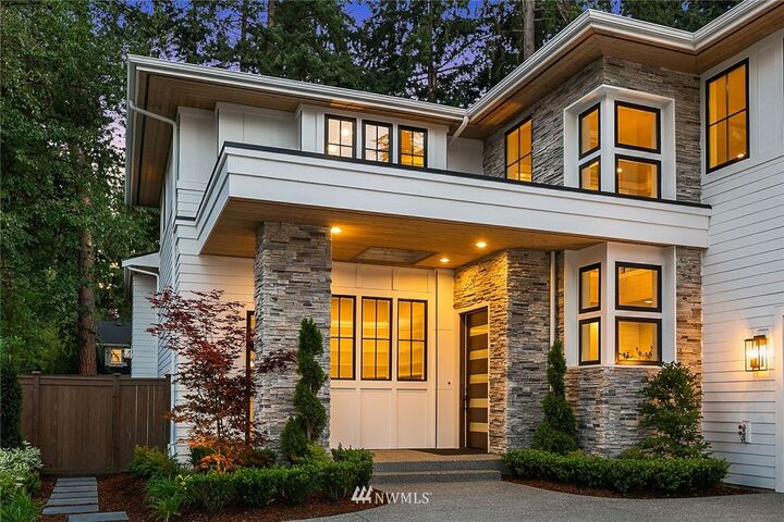 Property Photo:  10471 SE 19th Street  WA 98004 