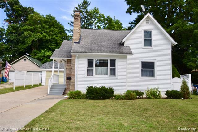 Property Photo:  209 Center Street  MI 48442 