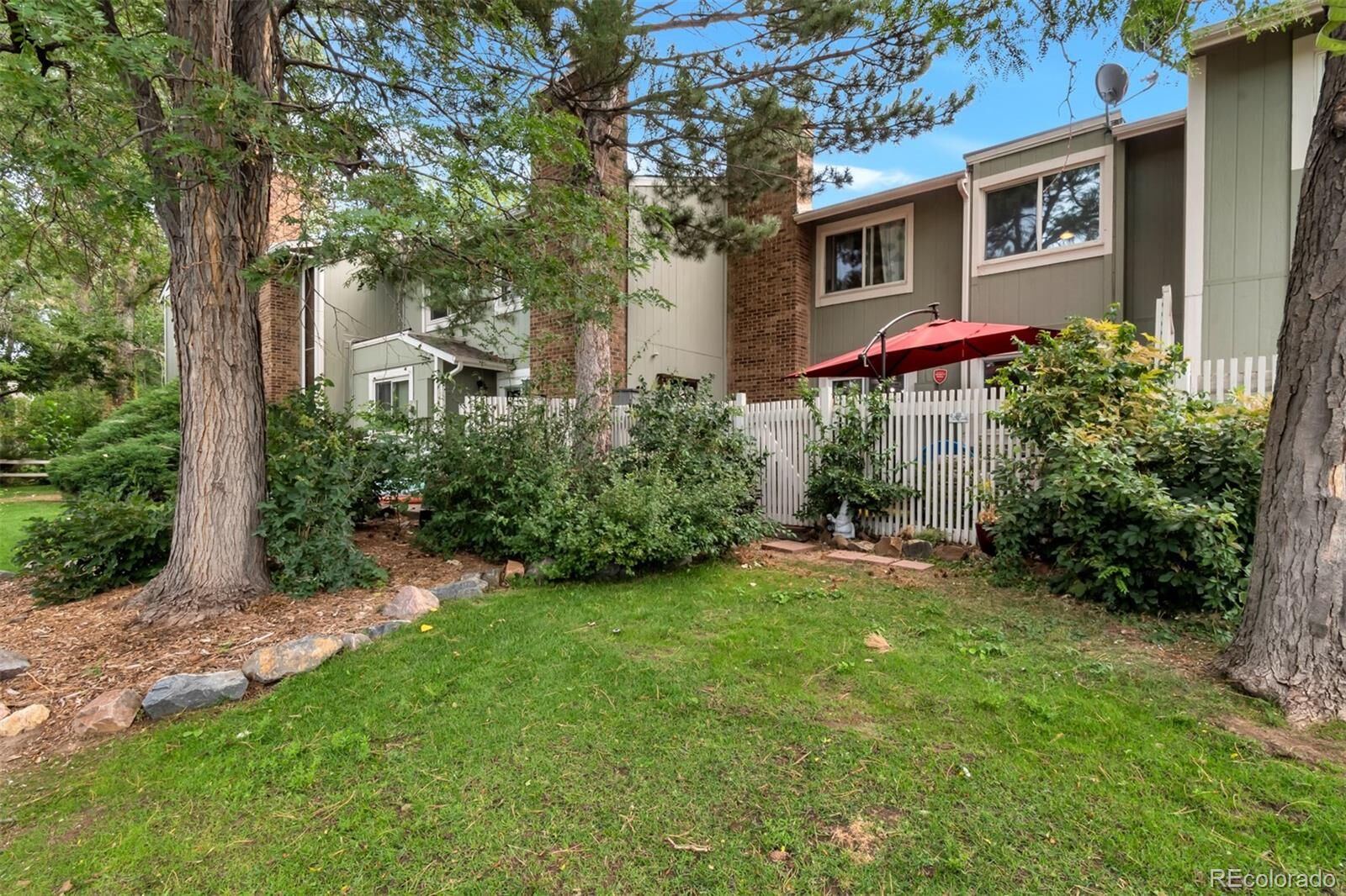 Property Photo:  2925 S Lansing Way  CO 80014 