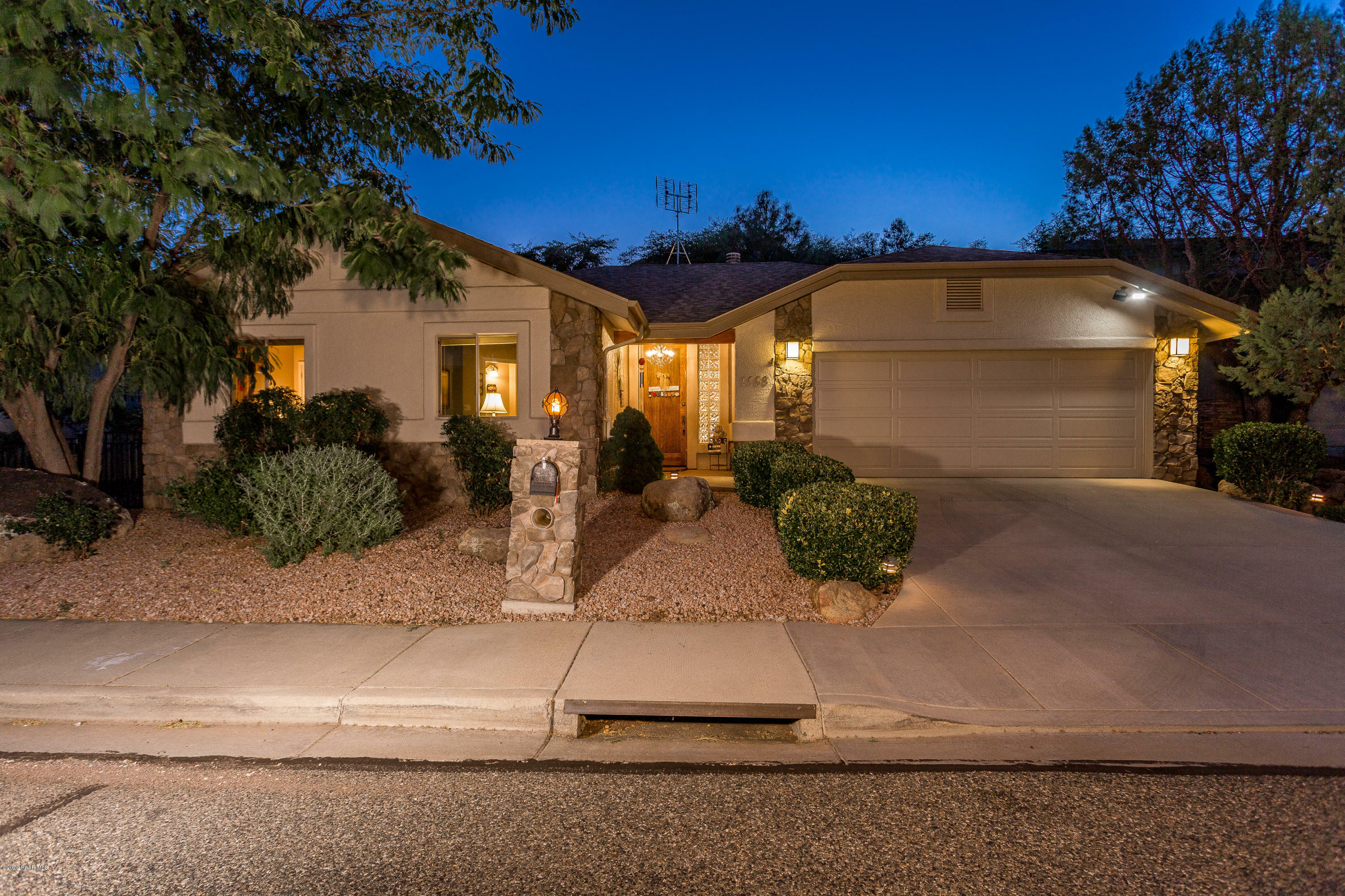 Property Photo:  1668 Granite Springs Drive  AZ 86305 