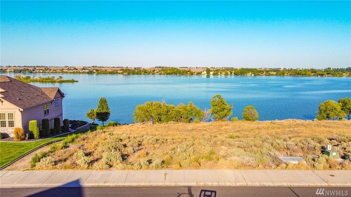 Property Photo: 4125 Edwards Drive NE WA 98837