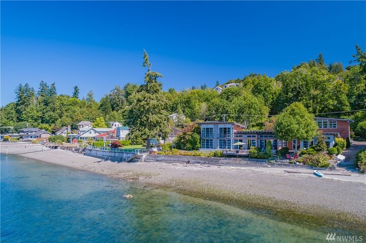 Property Photo:  3512  Beach Drive E  WA 98366 