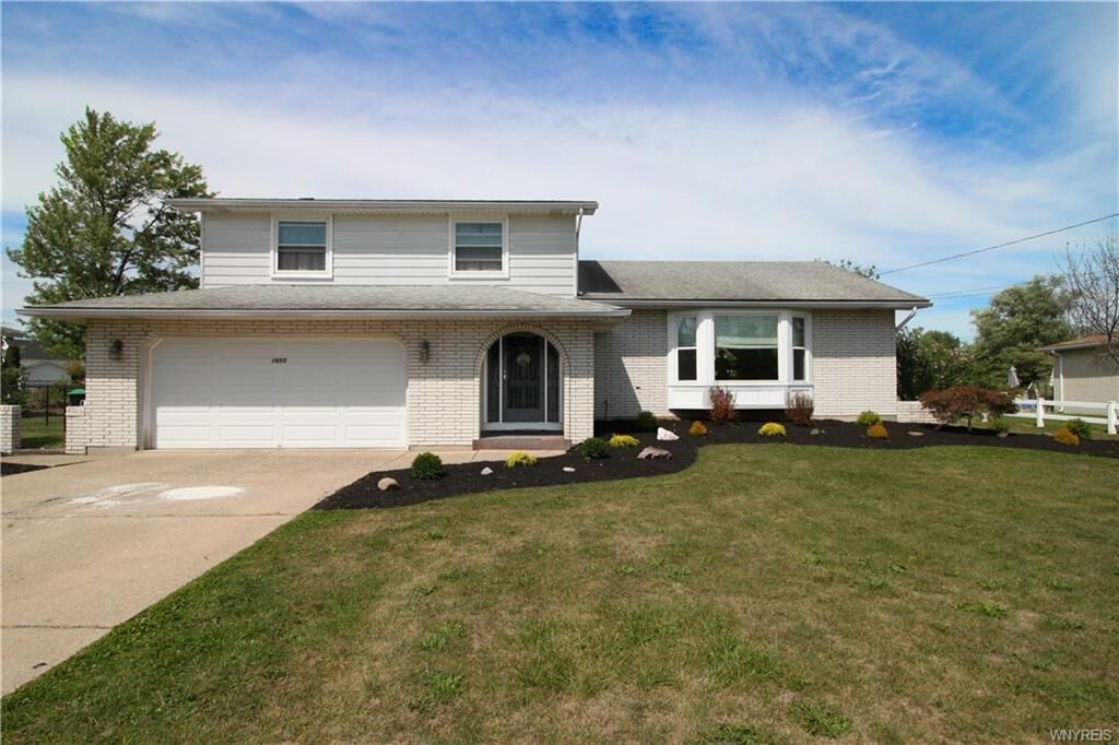 Property Photo:  1659 Fix Road  NY 14072 