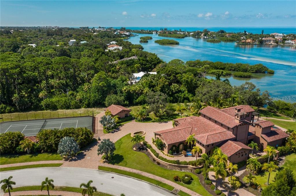 Property Photo: 4925 Topsail Drive FL 34275
