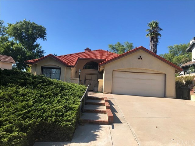 Property Photo: 29900 Avenida Cima Del Sol CA 92591