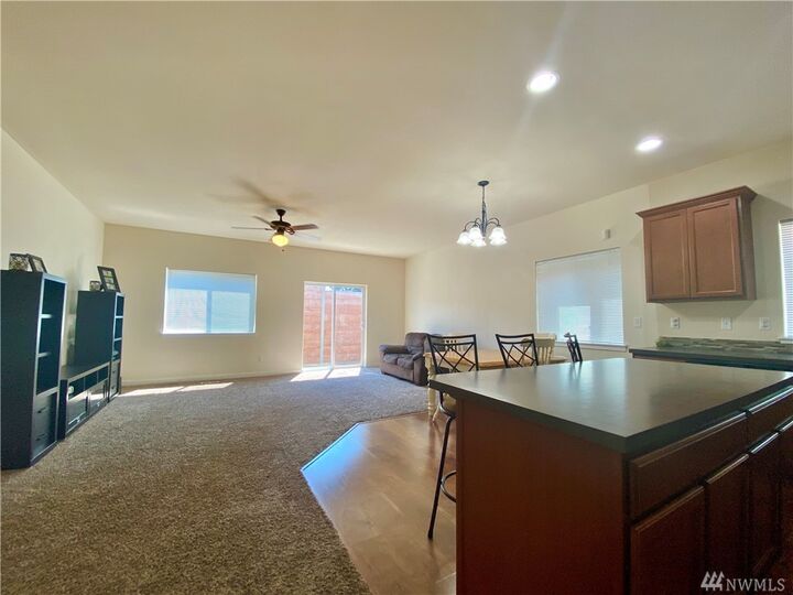 Property Photo: 1114 206th St E WA 98387
