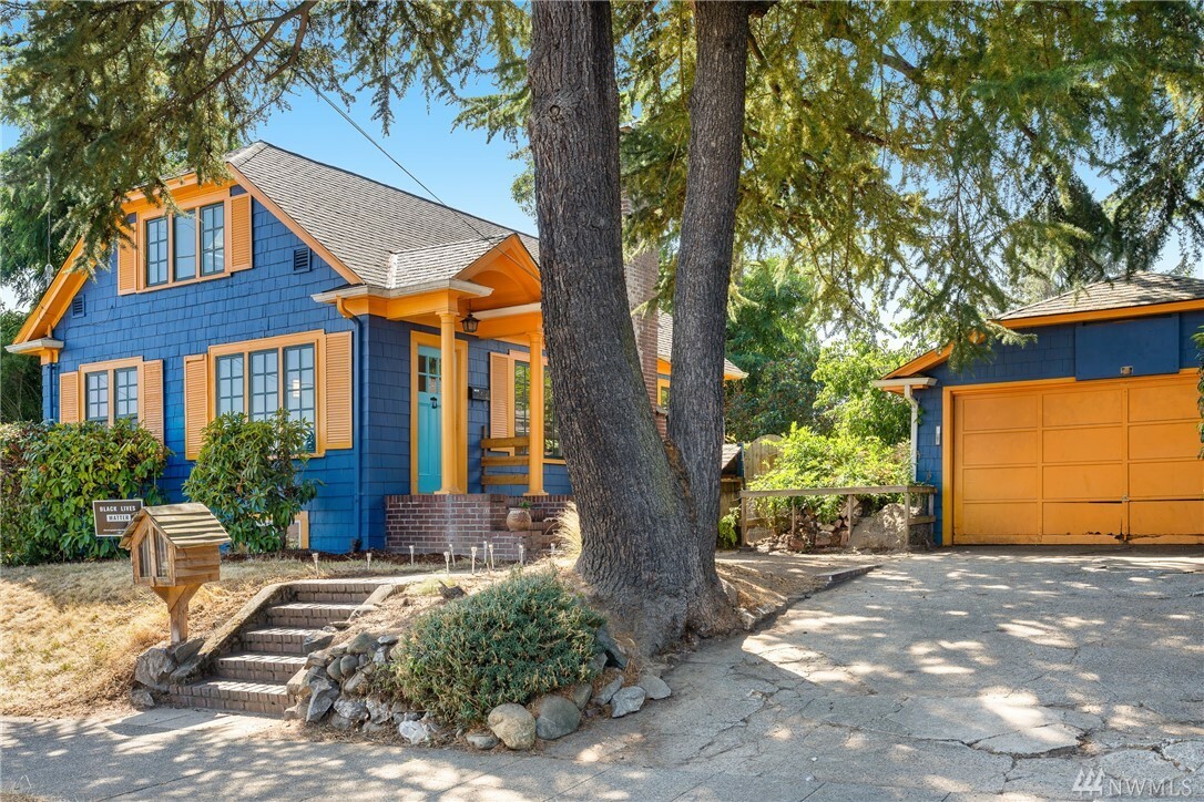 Property Photo: 5957 44th Ave S WA 98118