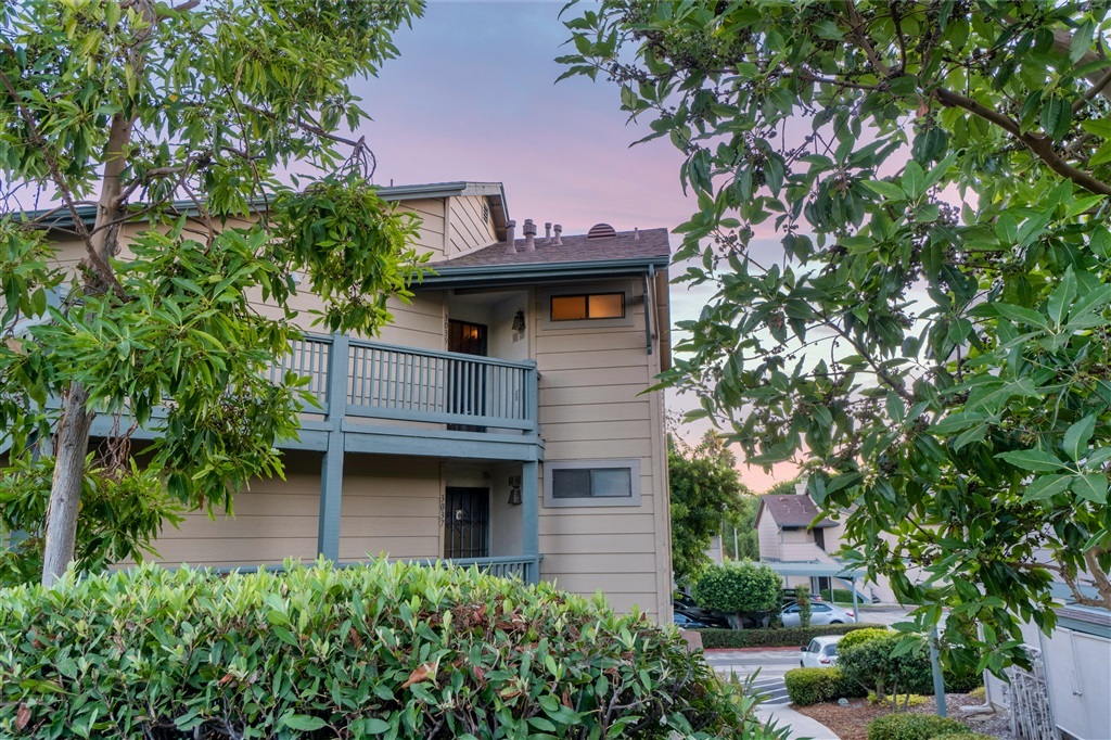 Property Photo: 3039 Charwood Ct CA 91978