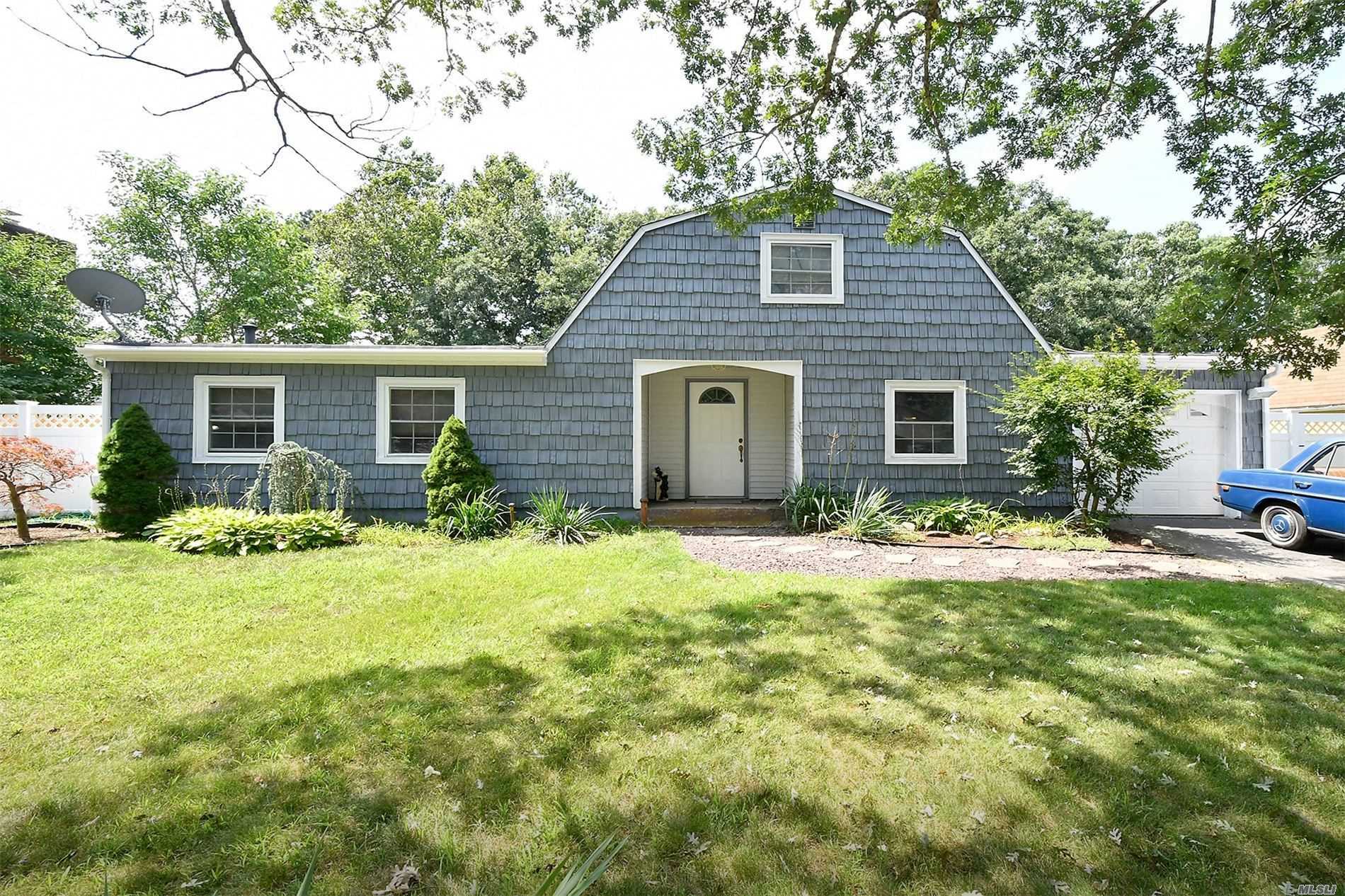 Property Photo:  26 Matsunaye Drive  NY 11763 