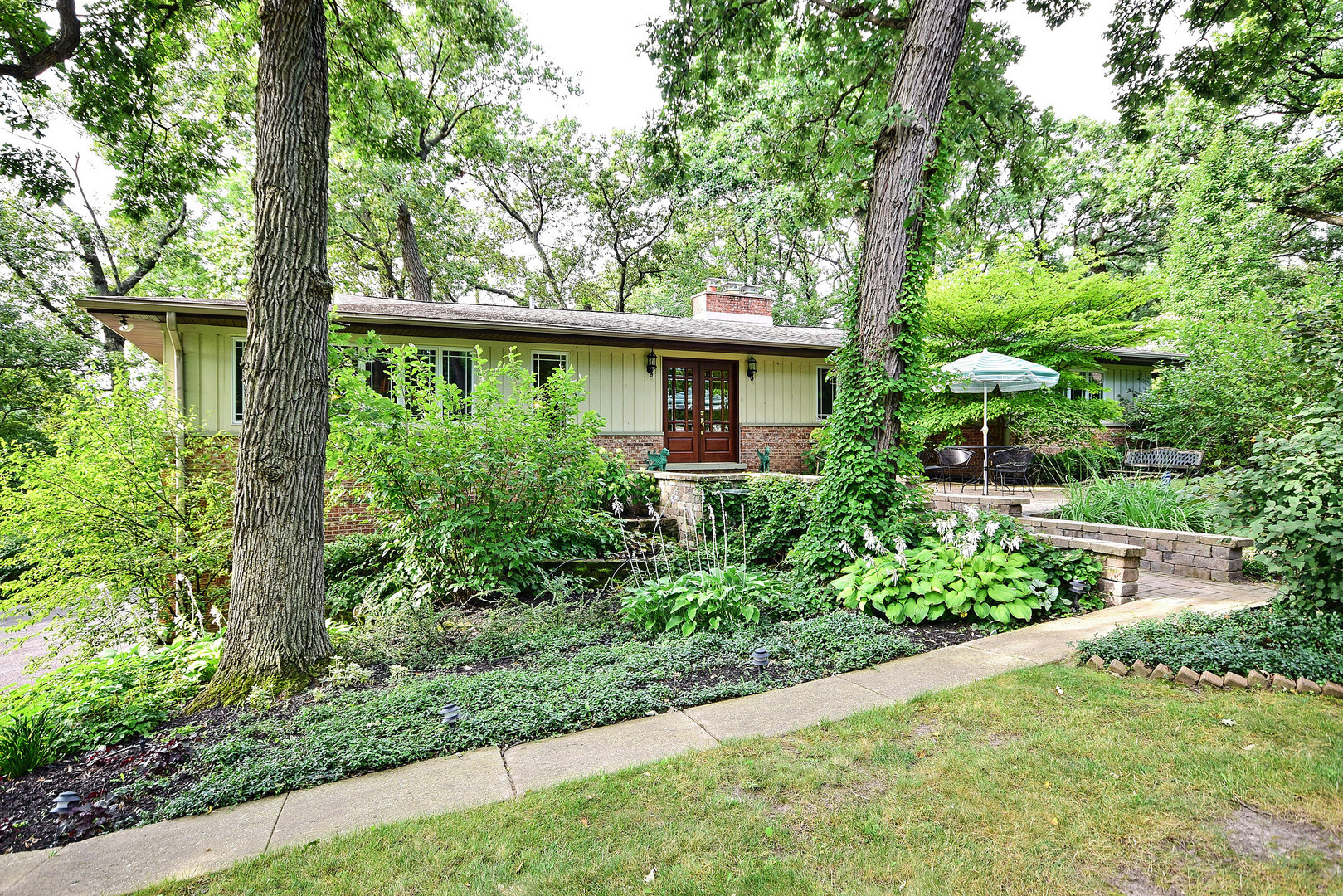 Property Photo:  6631 Cochise Drive  IL 60525 