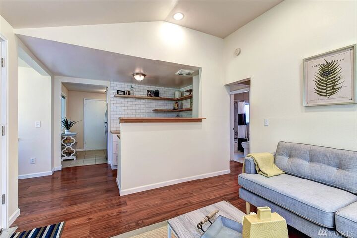 Property Photo: 10056 38th Avenue NE WA 98125