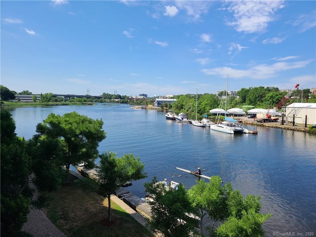 Property Photo:  4 Daskams Lane 103  CT 06851 