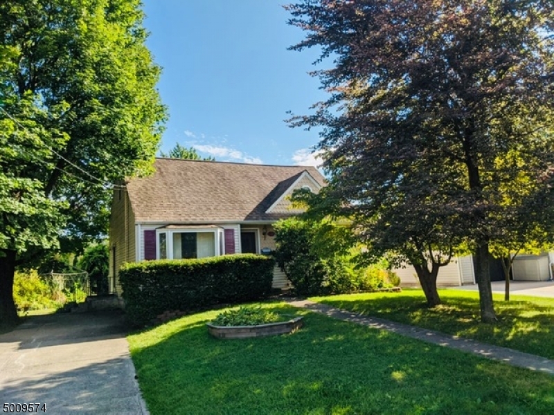 Property Photo: 30 Fairfield Rd NJ 08816