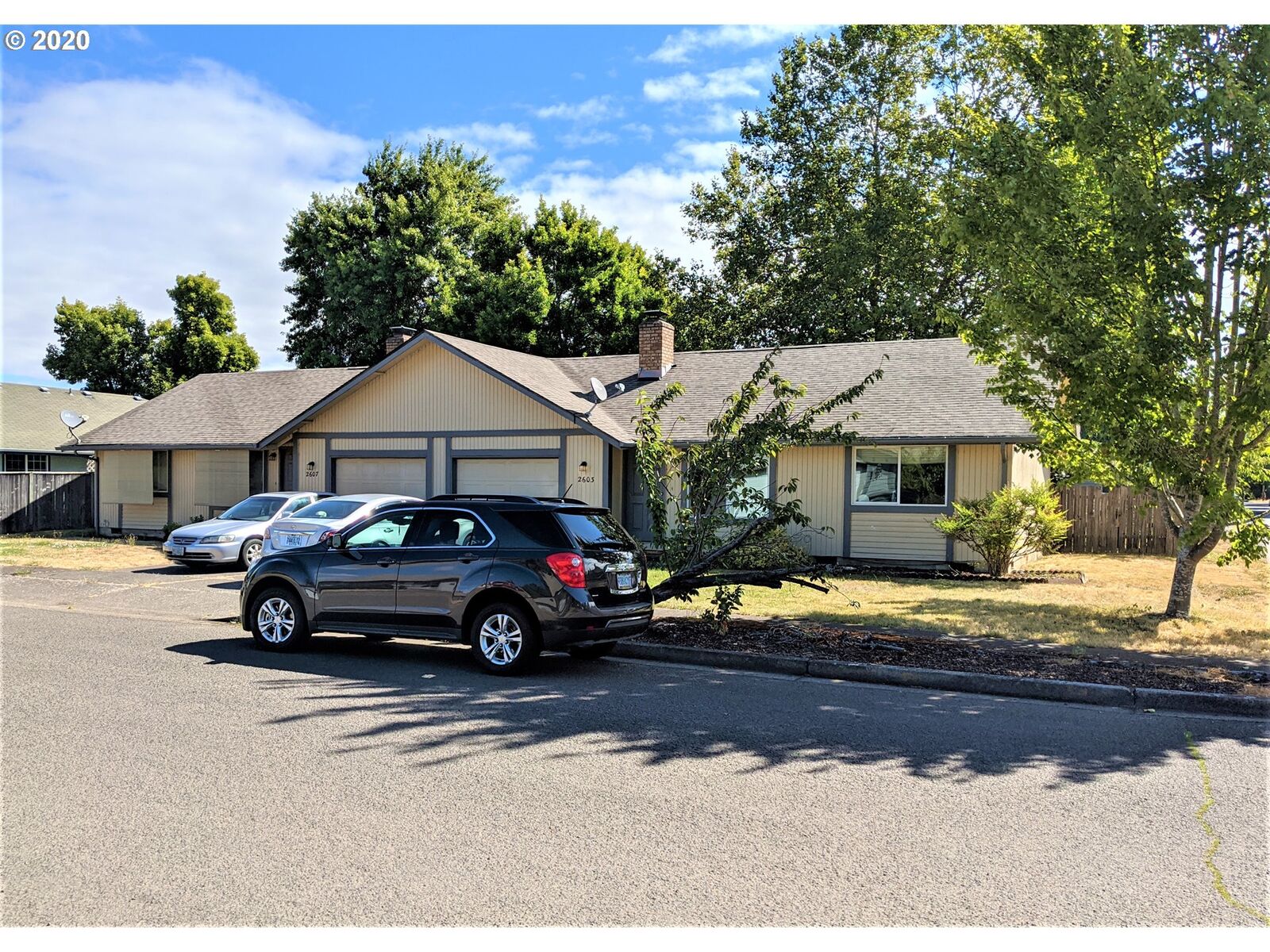 Property Photo:  2603 Arnold Ave  OR 97402 