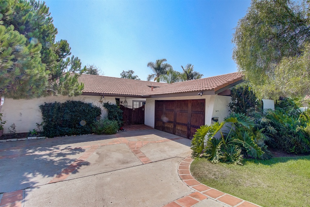 Property Photo: 3455 Spanish Way CA 92008