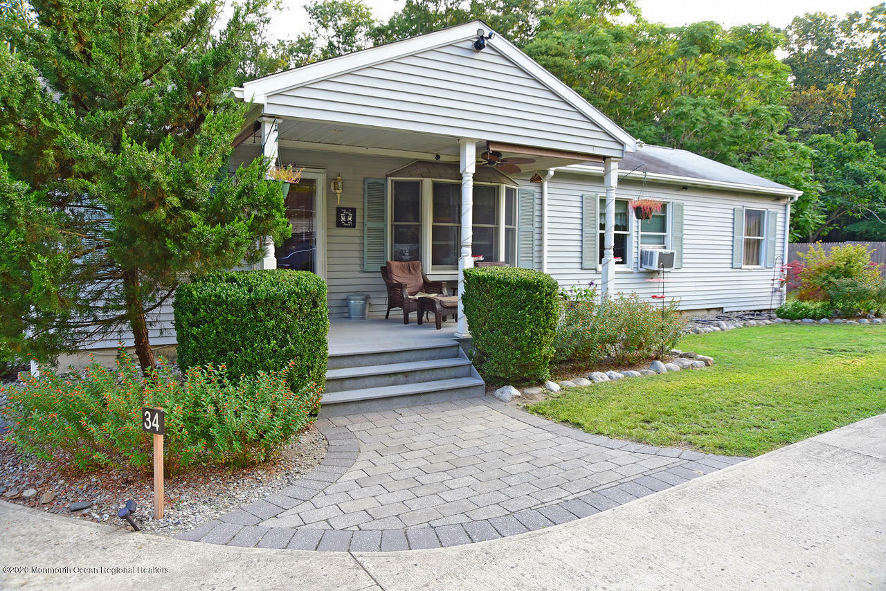 Property Photo:  34 Ivins Drive  NJ 08533 