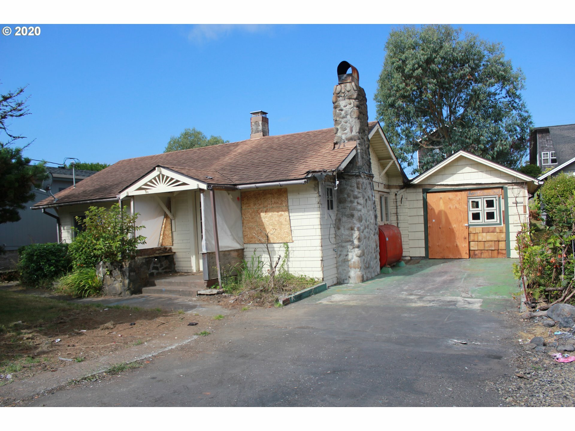 Property Photo: 1440 S Columbia St OR 97138