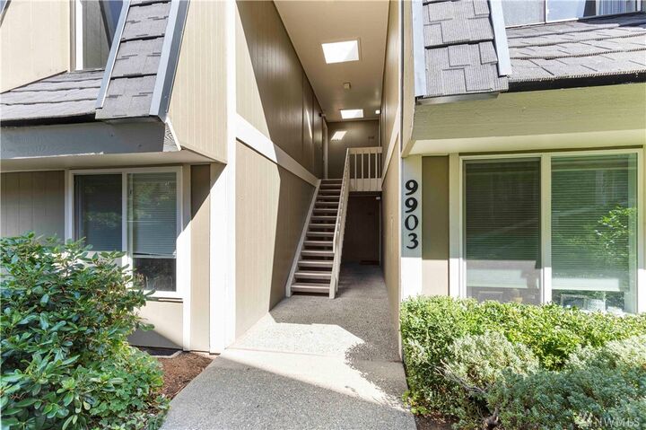 Property Photo: 9903 NE 124th Street 604 WA 98034