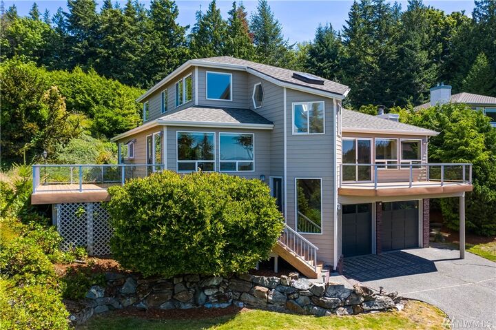 Property Photo:  413 S Clarkwood Dr  WA 98225 