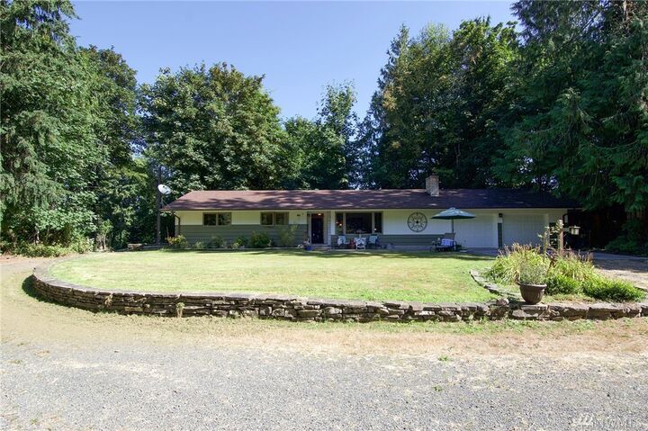 Property Photo: 215 Marsden Rd WA 98362