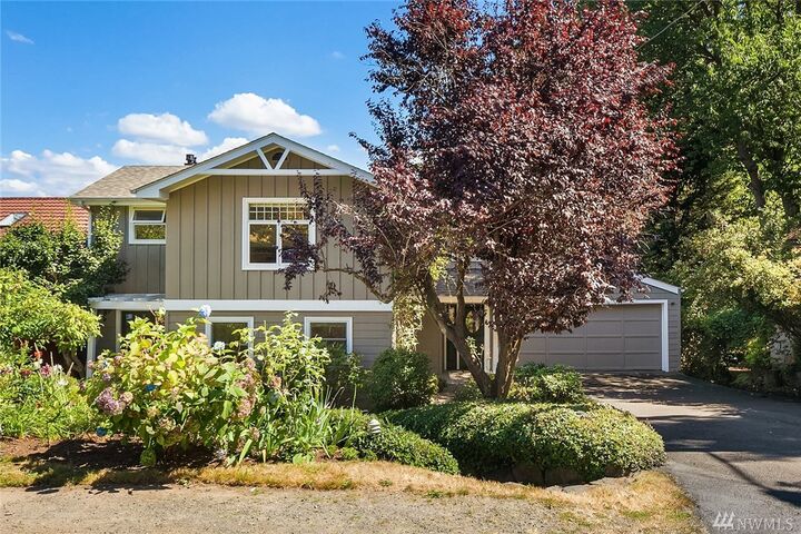 10334  48th Avenue NE  Seattle WA 98125 photo