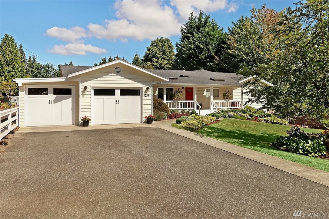 Property Photo:  13354 NE 80th St  WA 98052 