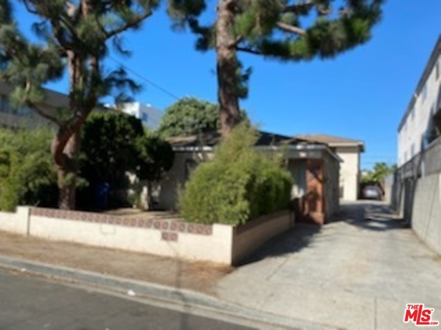 3744 Dufresne Ct Apt. 3  Los Angeles CA 90034 photo