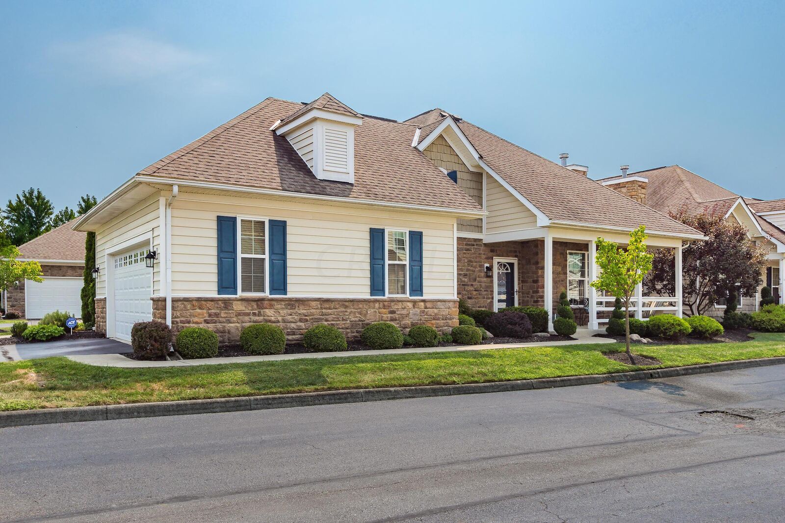 Property Photo:  4444 Newport E Loop  OH 43123 