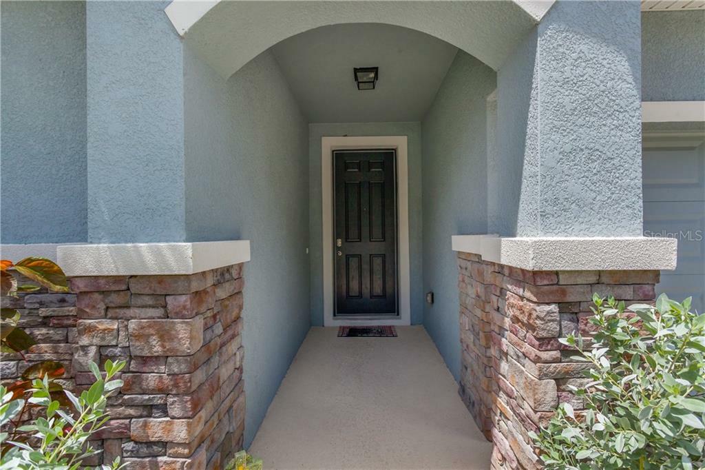 Property Photo: 10423 Riverdale Rise Drive FL 33578