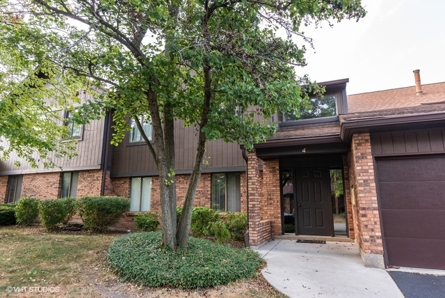 Property Photo:  4 Creekside Circle C  IL 60123 