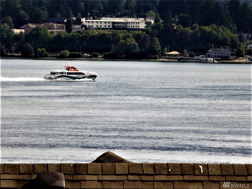 Property Photo:  812  Hayward Avenue  WA 98310 