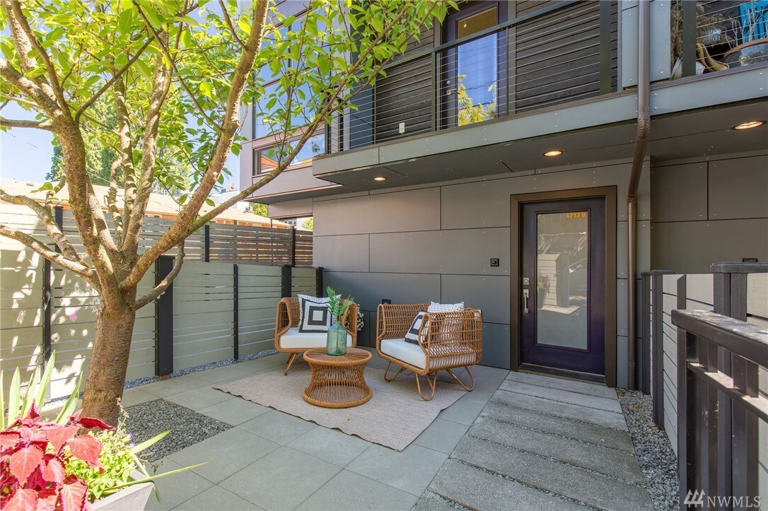 Property Photo: 6712 Mary Ave NW B WA 98117