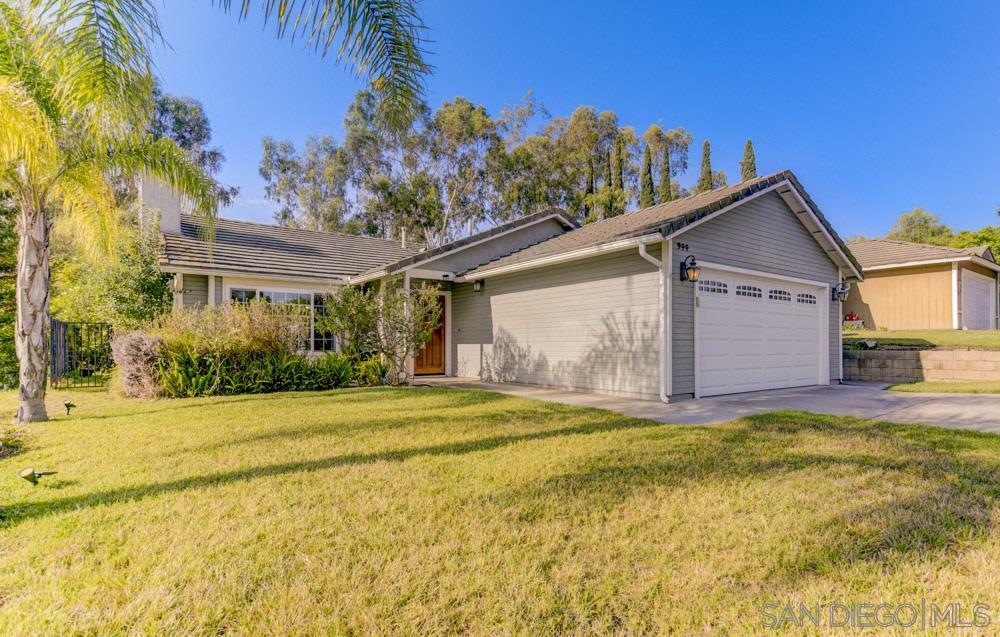 Property Photo:  944 Viking Lane  CA 92069 