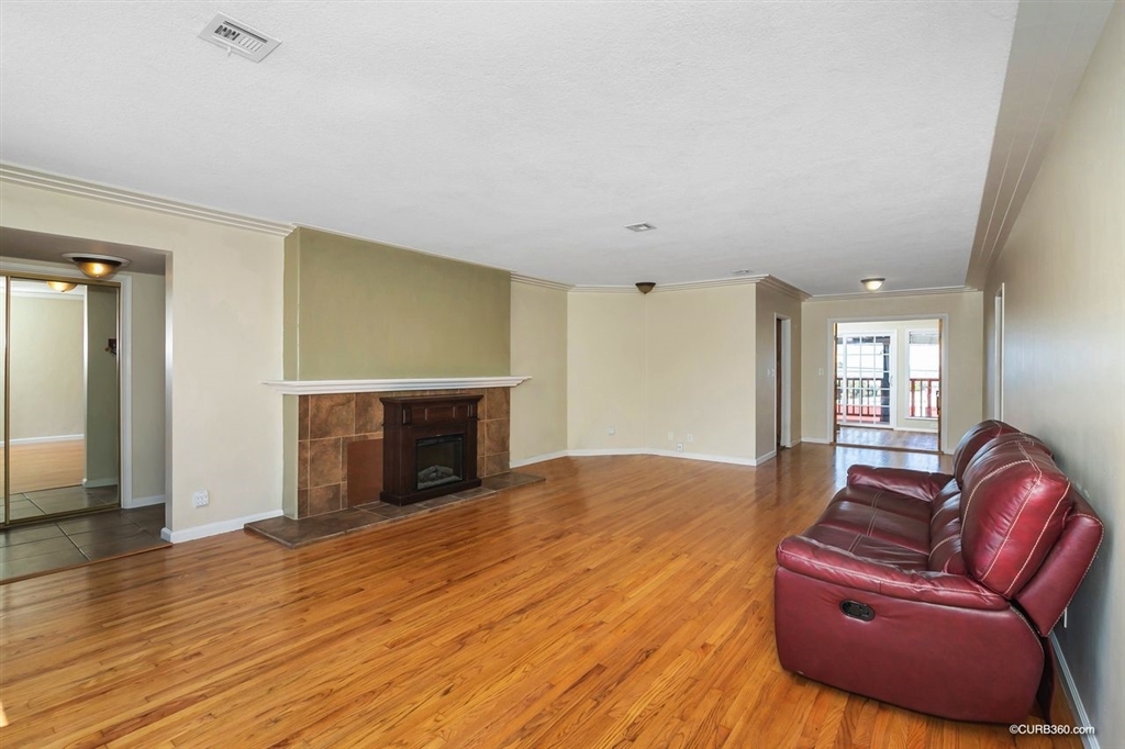 Property Photo: 322 Los Alamos Dr CA 92114